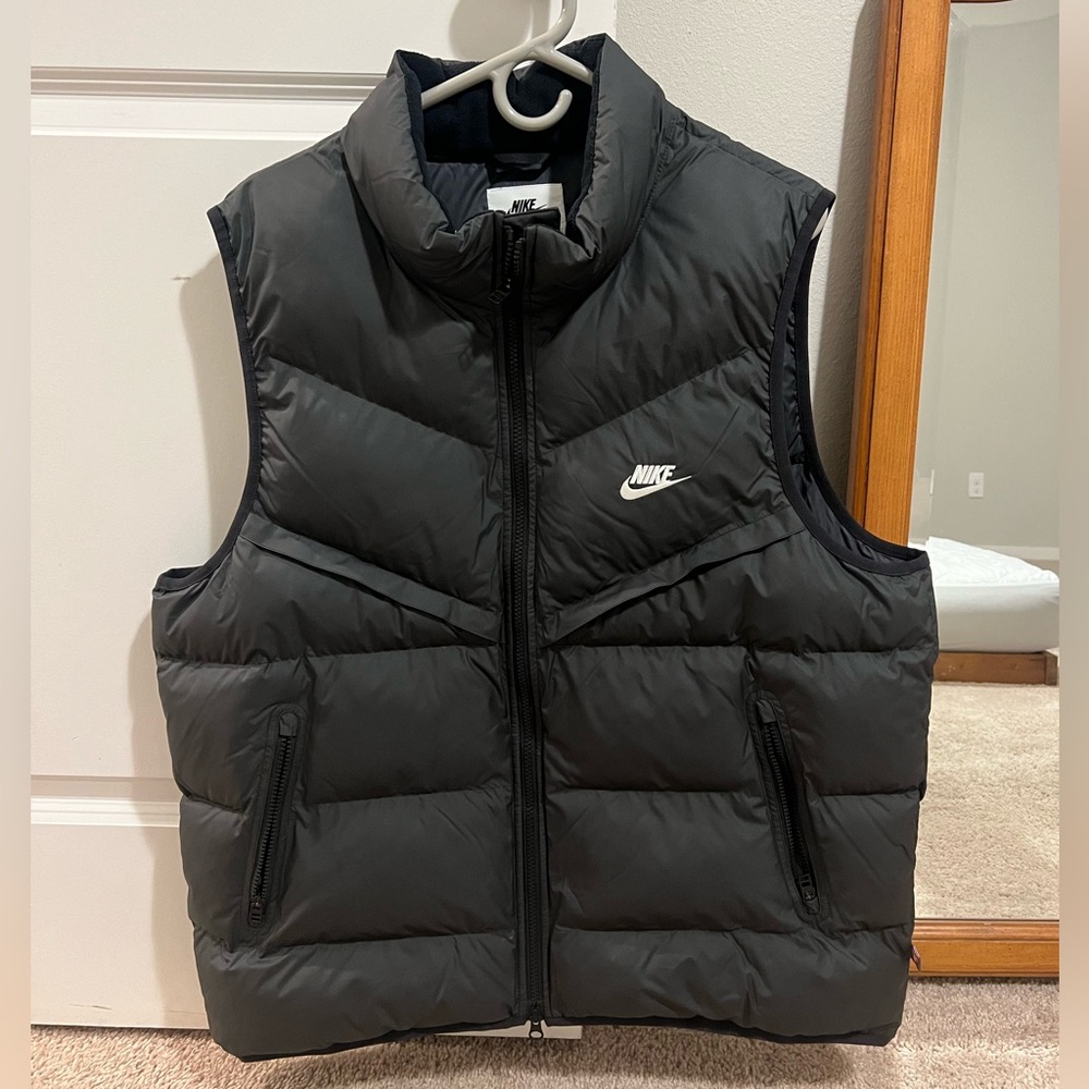 Nike puffy vest in brand new condition.